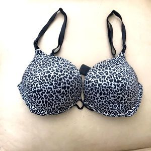 Victoria Secret Bombshell Plunge B/W Leop 34D EUC